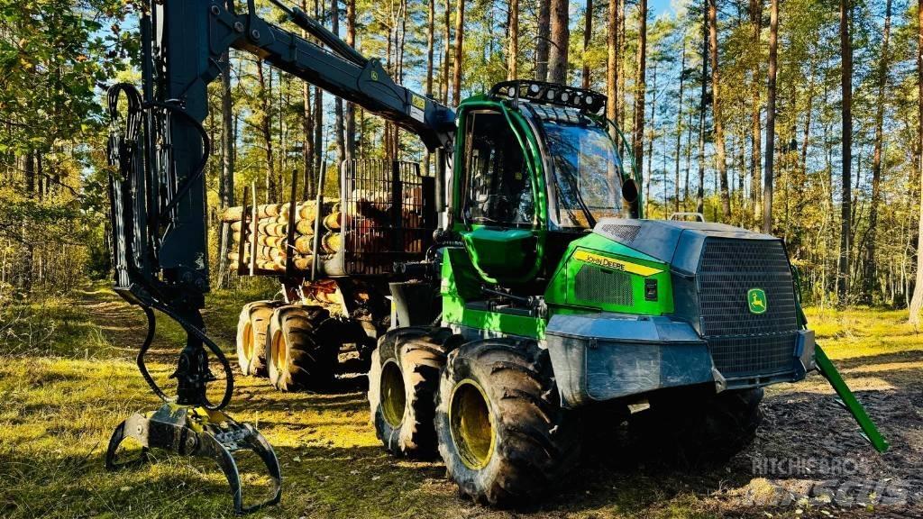 John Deere 1010G Vyvážecí traktory