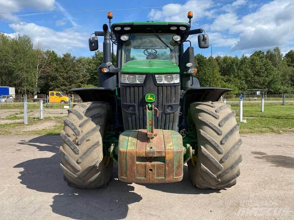 John Deere 7310R Traktory