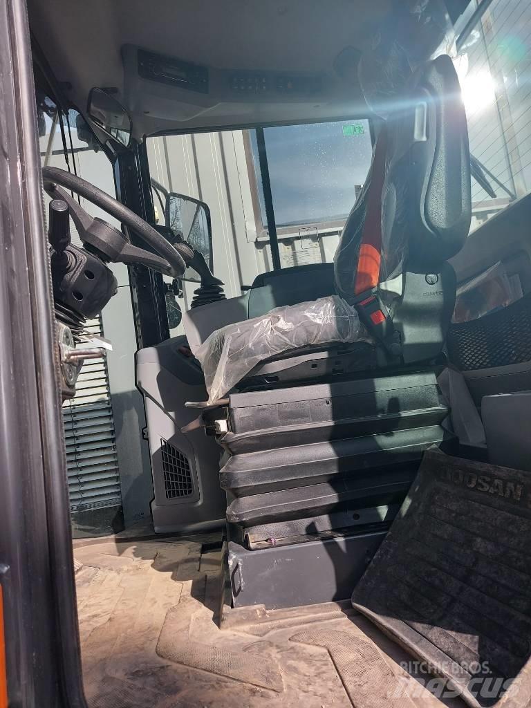Develon DL 200-7 Kolové nakladače