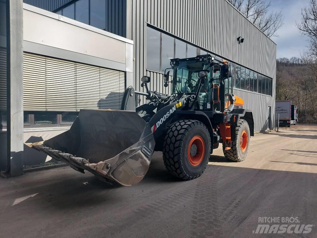 Develon DL 200-7 Kolové nakladače