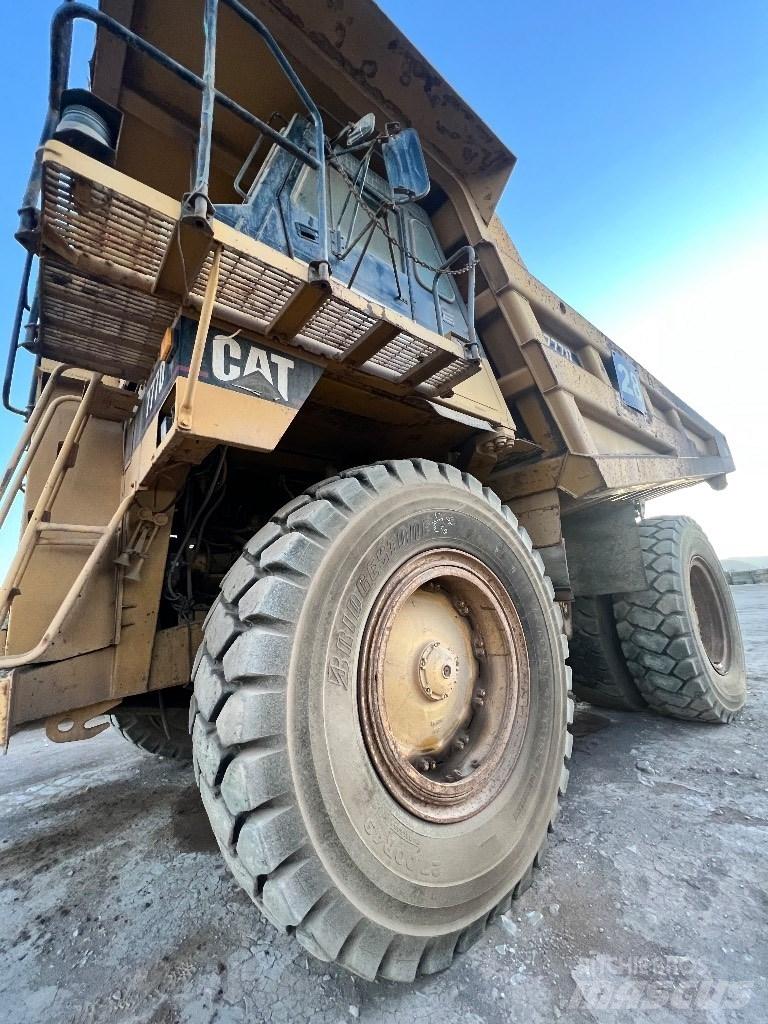 CAT 777D Vyklápěcí dempry