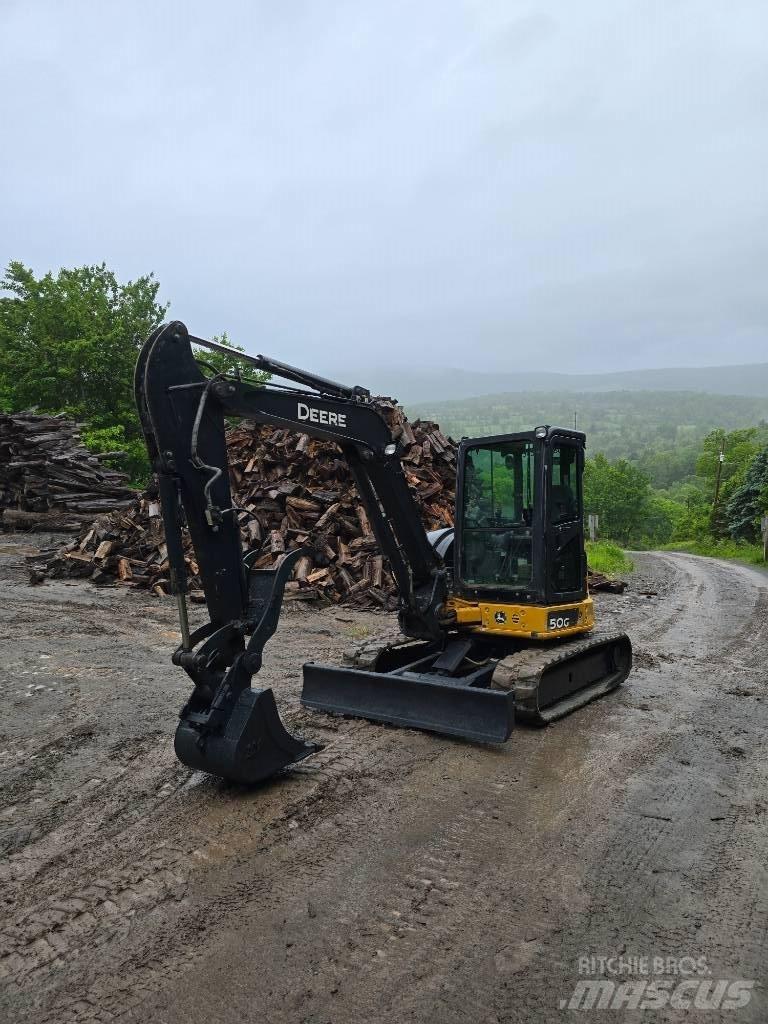 DEERE 50G Mini rýpadla < 7t