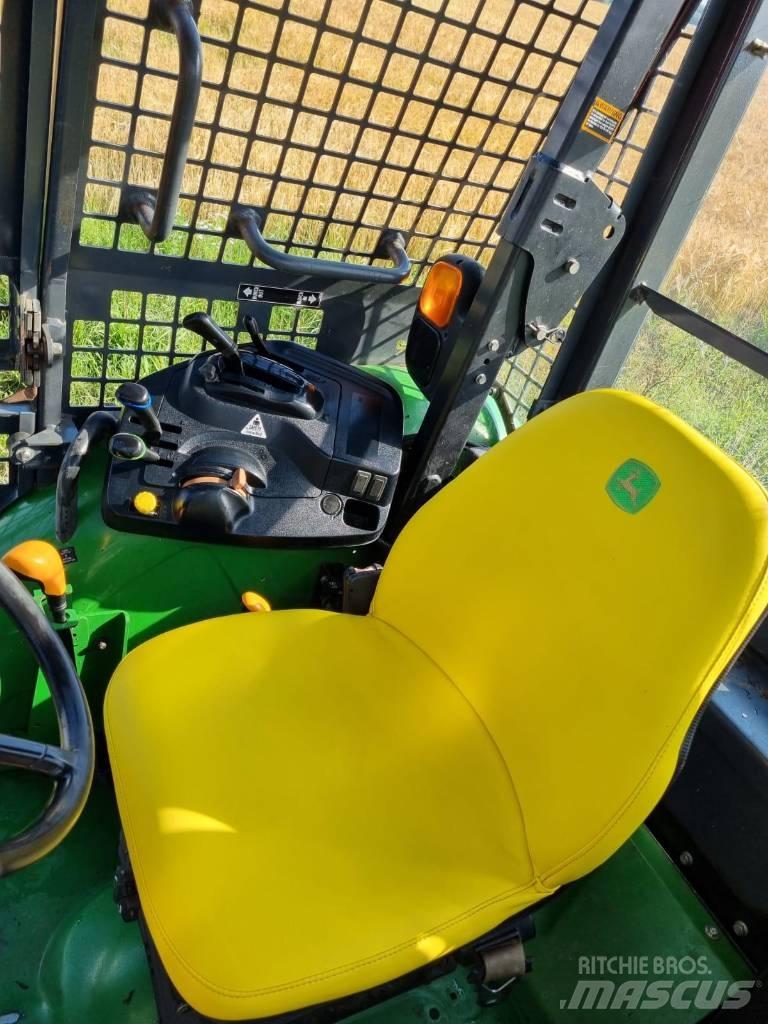 John Deere 5100 M Lesní traktory