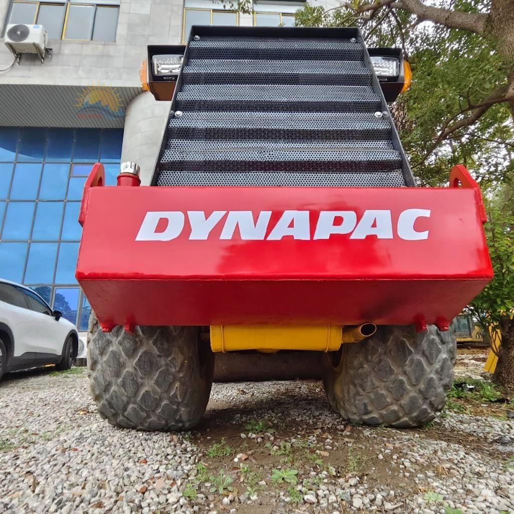 Dynapac CA 251 D Tahačové válce
