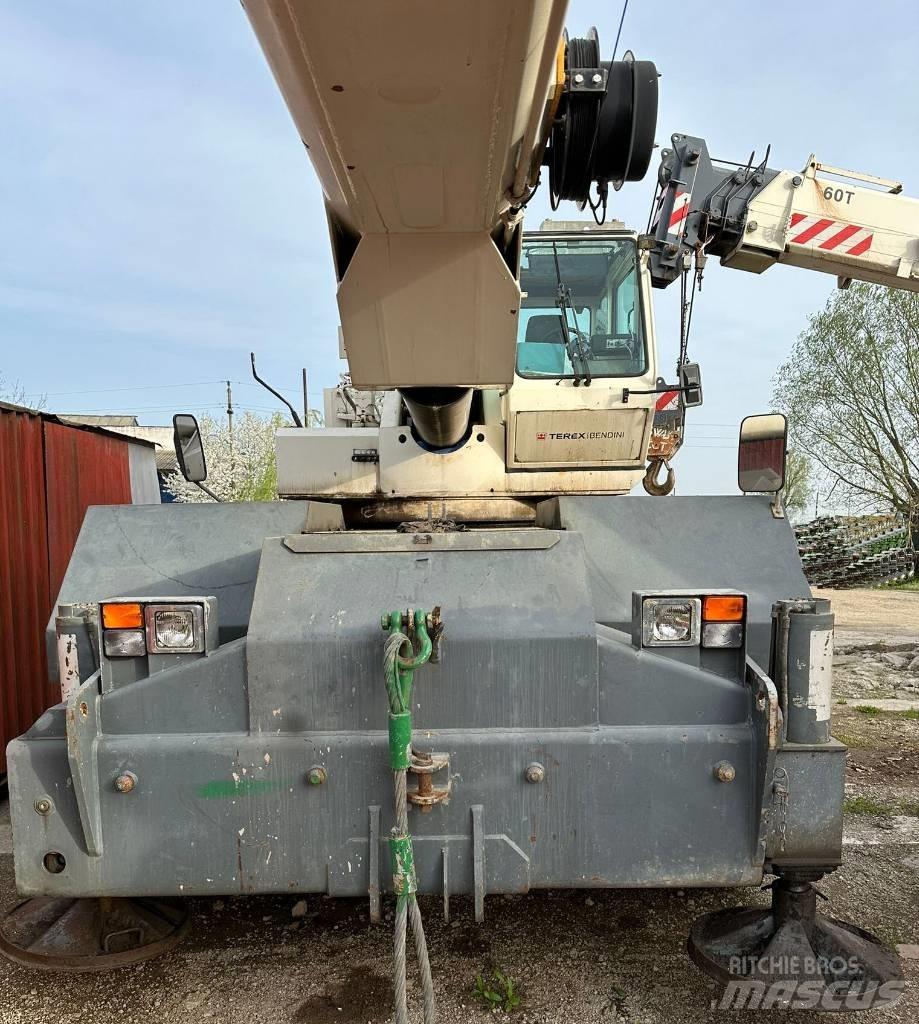 Terex A 600 Jeřáby pro těžký terén