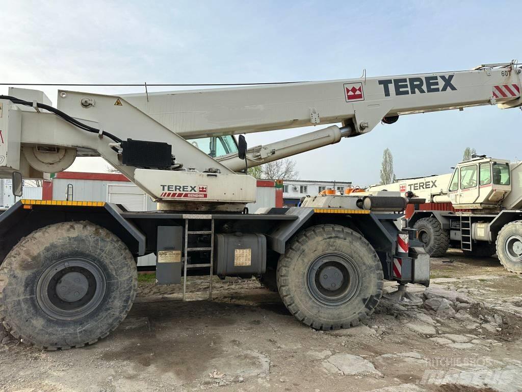 Terex A 600 Jeřáby pro těžký terén
