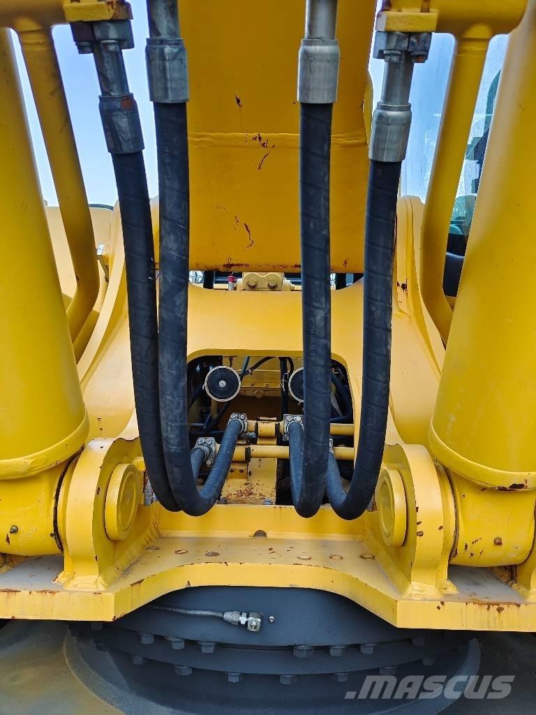 Komatsu PC 400-8 Pásová rýpadla