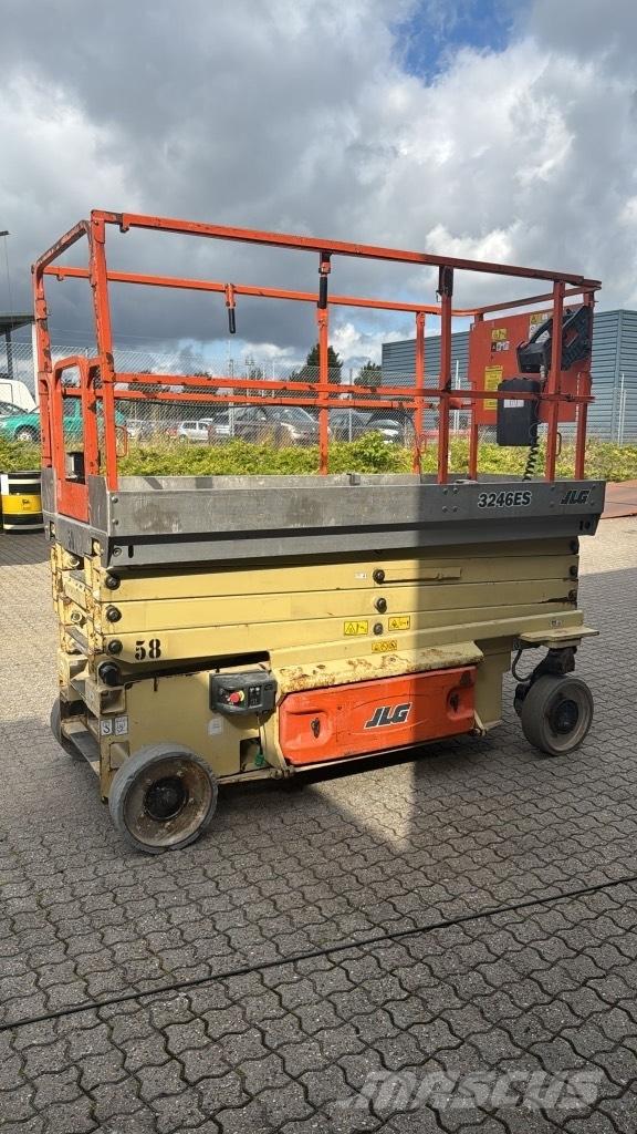 JLG 3246 ES Nůžková zvedací plošina