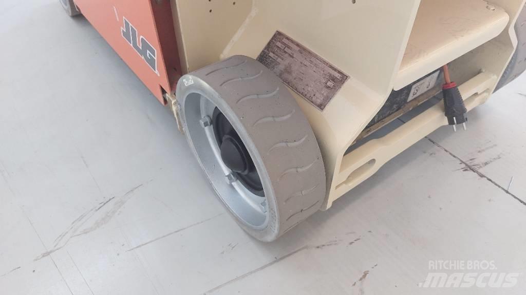 JLG 1230 ES Nůžková zvedací plošina