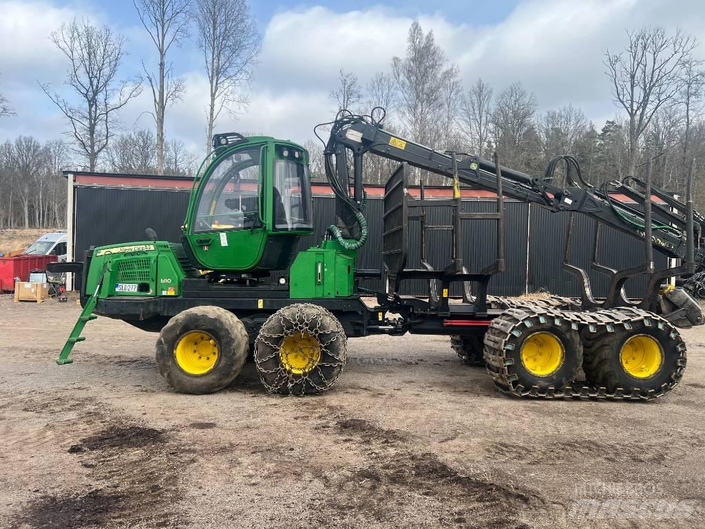 John Deere 810 E Vyvážecí traktory