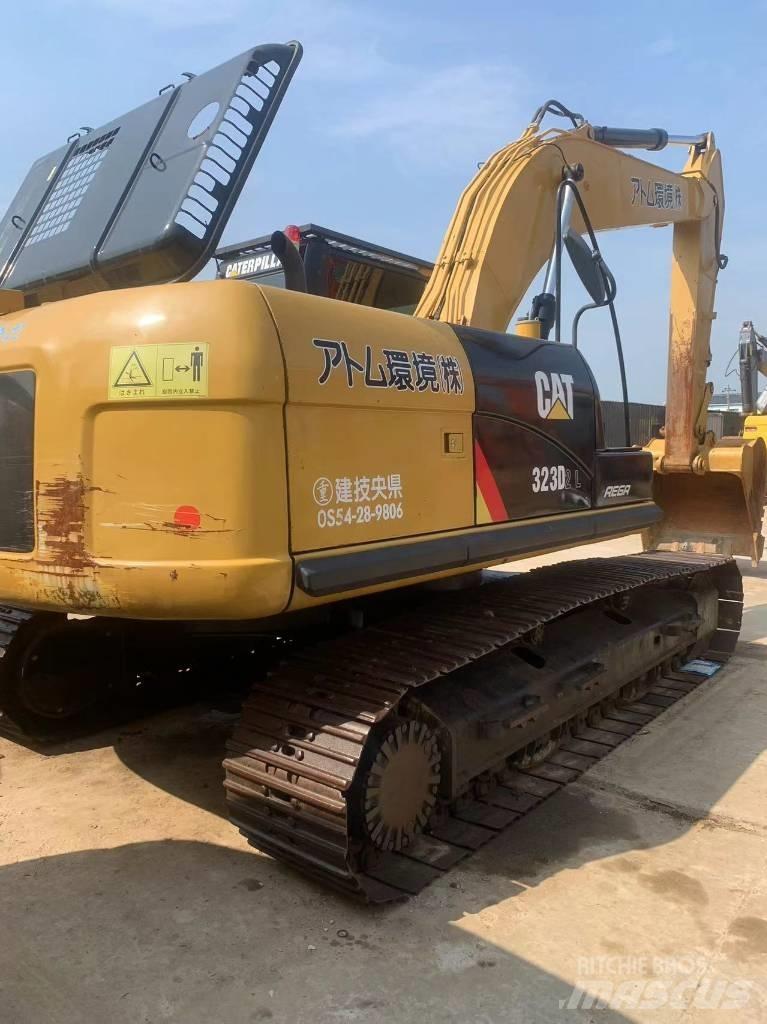 CAT 323 D L Pásová rýpadla