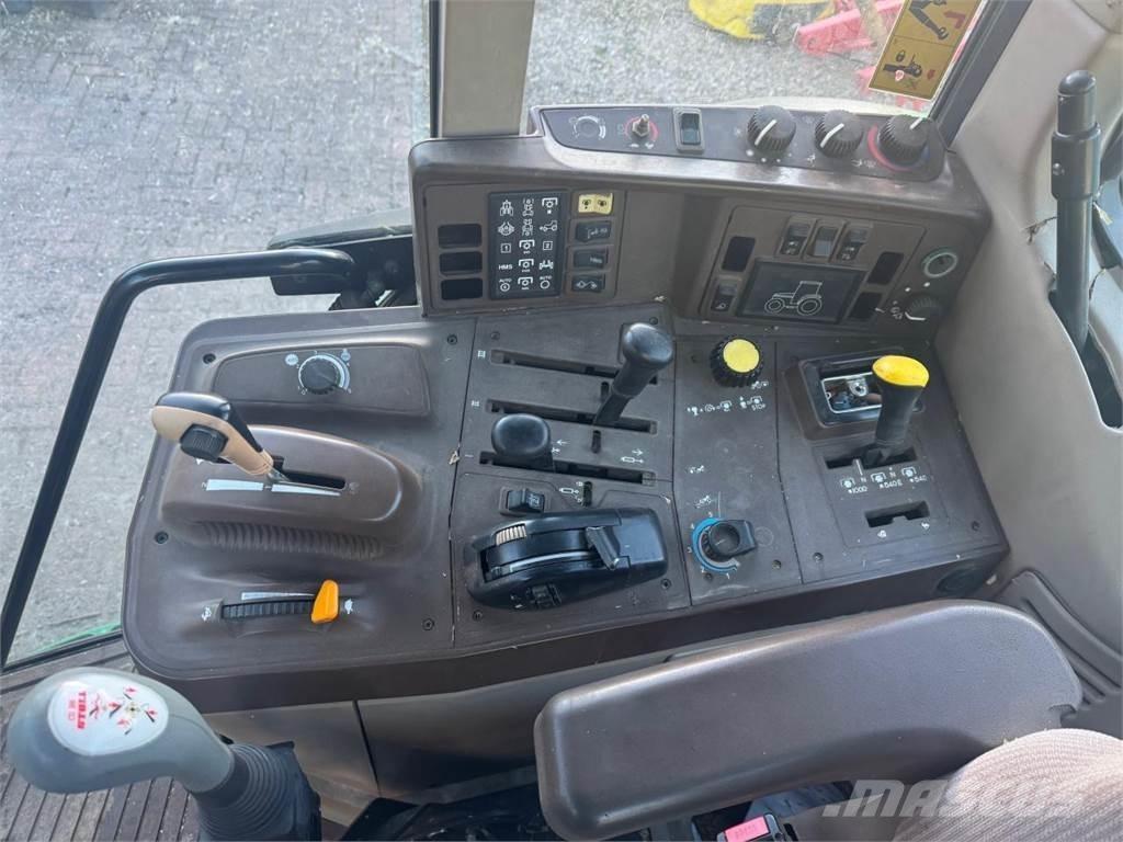 John Deere 6920 Traktory