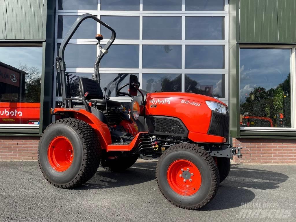 Kubota B2261 HDW Kompaktní traktory