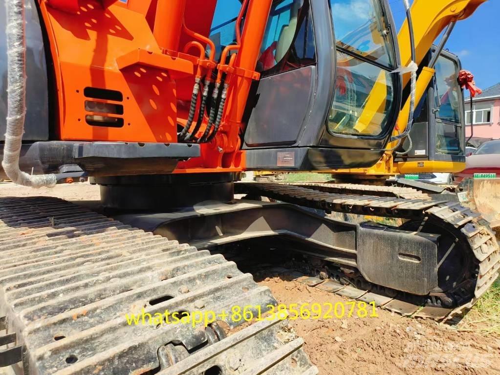 Hitachi ZX 135 US Pásová rýpadla