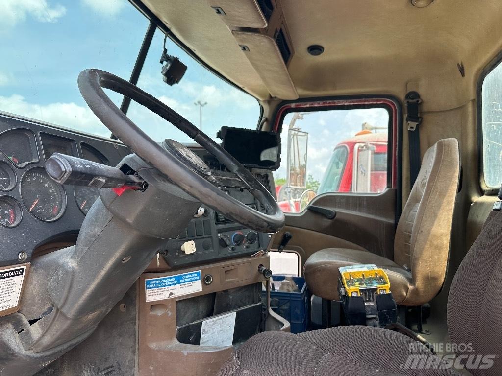 Mack Granite GU 813 Další