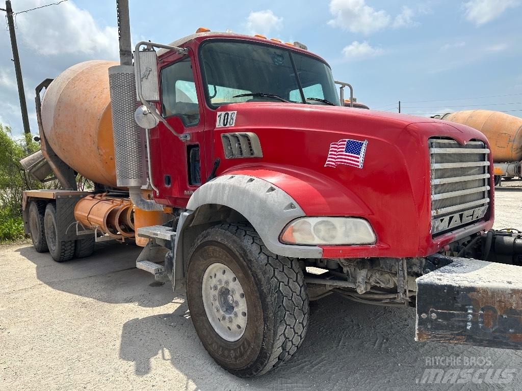 Mack Granite GU 813 Další