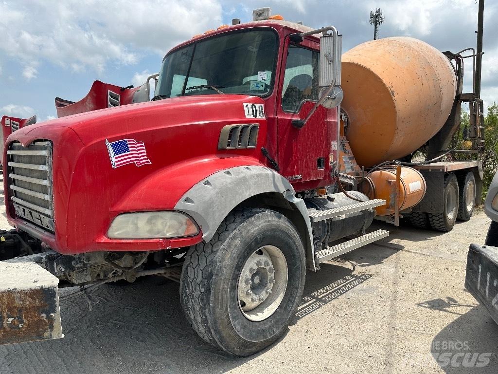 Mack Granite GU 813 Další