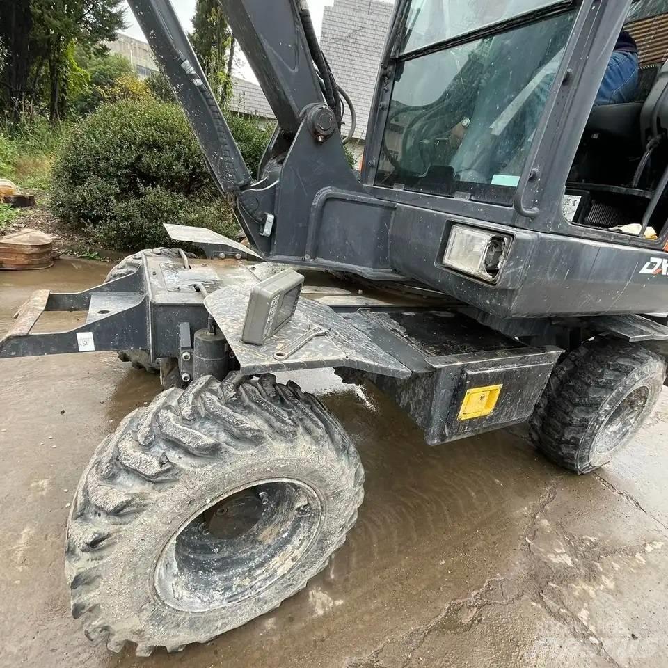 Doosan DX60W Kolová rýpadla