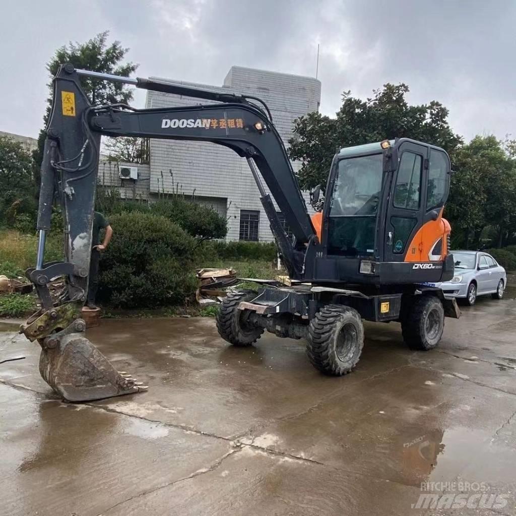 Doosan DX60W Kolová rýpadla