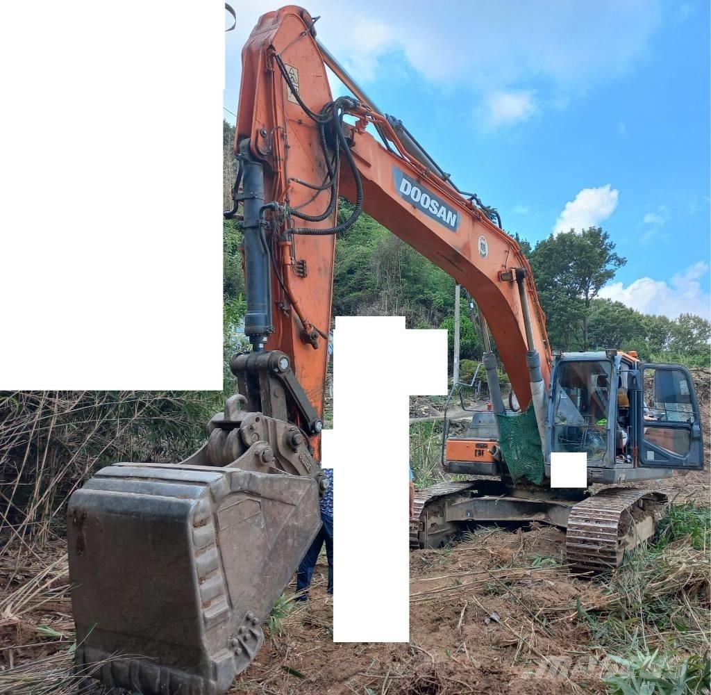 Doosan DX 300 LC-5 Pásová rýpadla