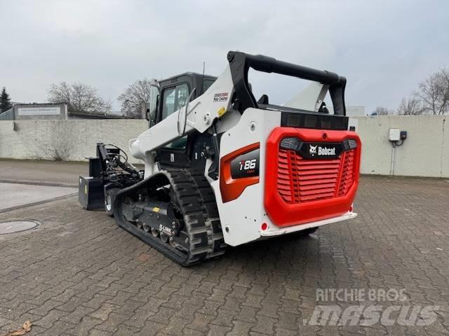 Bobcat T 86 Smykem řízené nakladače