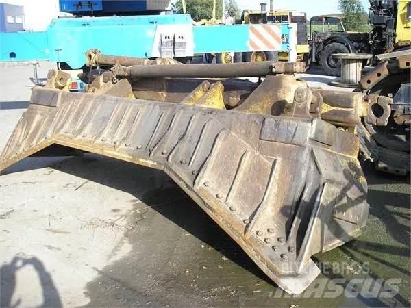 CAT D8N Pásové dozery