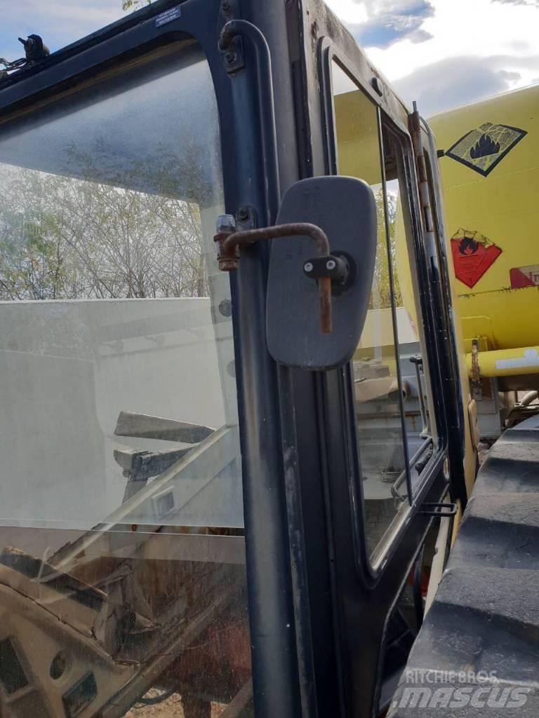 CAT 320B ali 320 Kabiny a interiér