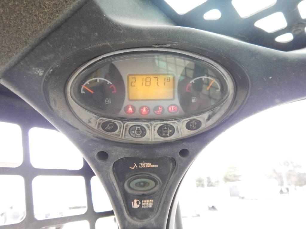 Bobcat T590 Smykem řízené nakladače