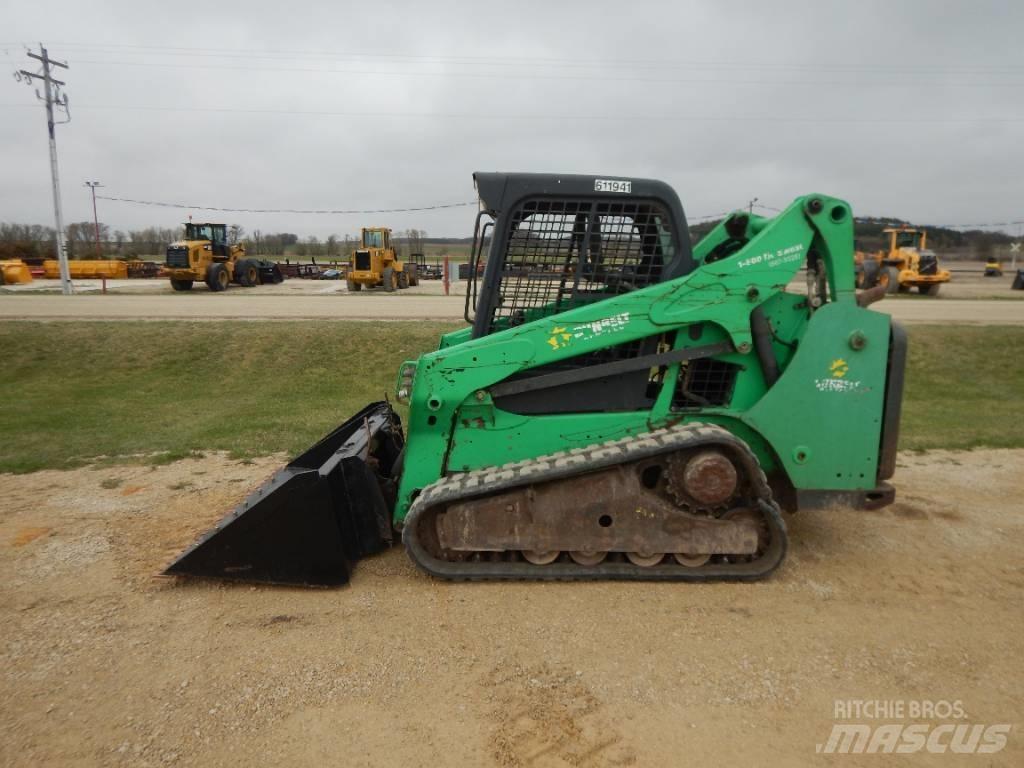 Bobcat T590 Smykem řízené nakladače