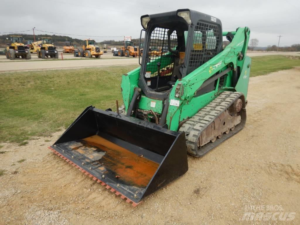 Bobcat T590 Smykem řízené nakladače
