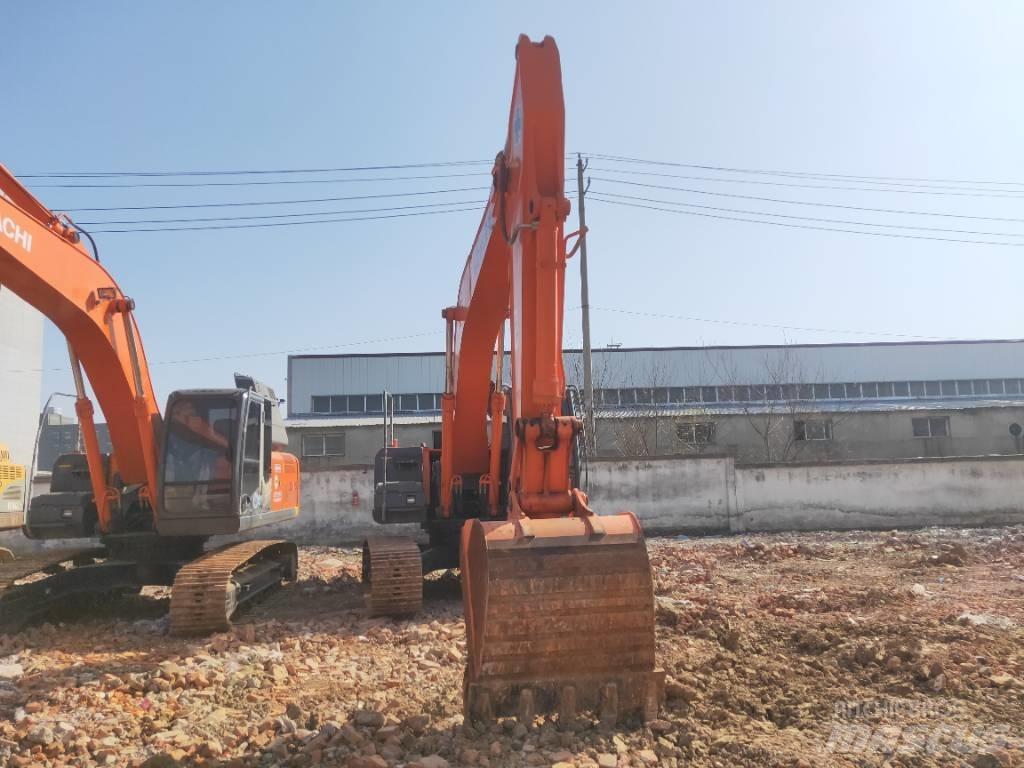 Hitachi ZX 240 Pásová rýpadla