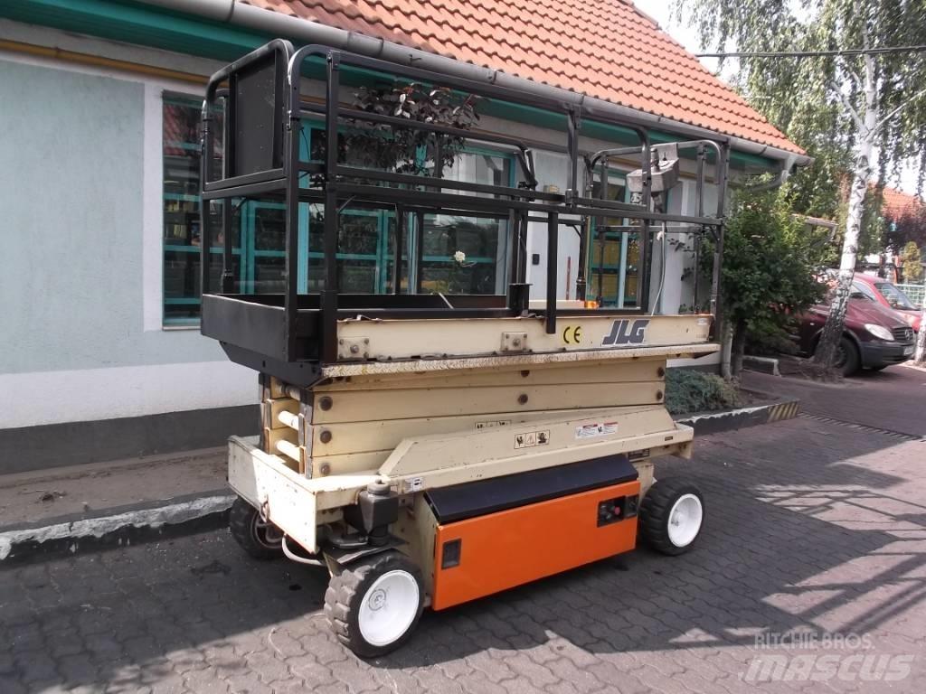 JLG 2646E      V-2288 Vertikální sloupové výtahy