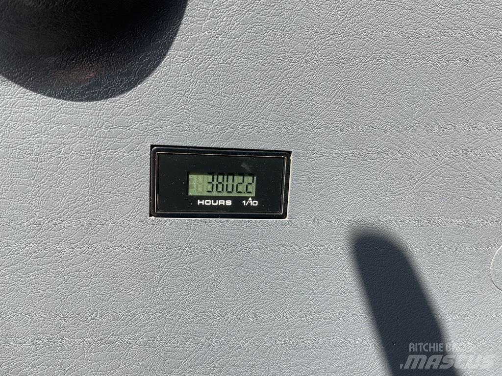 Hyundai HX145A LCR Speciální bagry