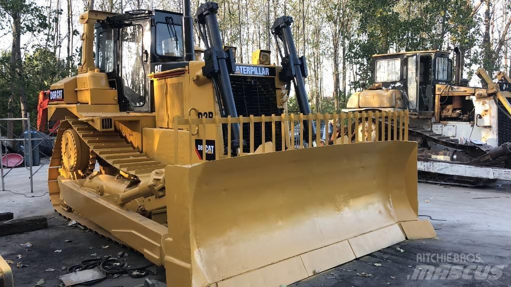 CAT D8R Pásové dozery