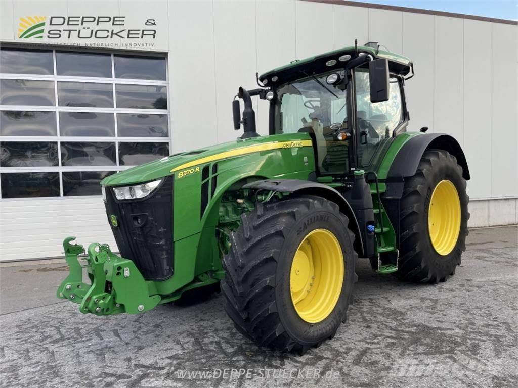 John Deere 8370R Traktory