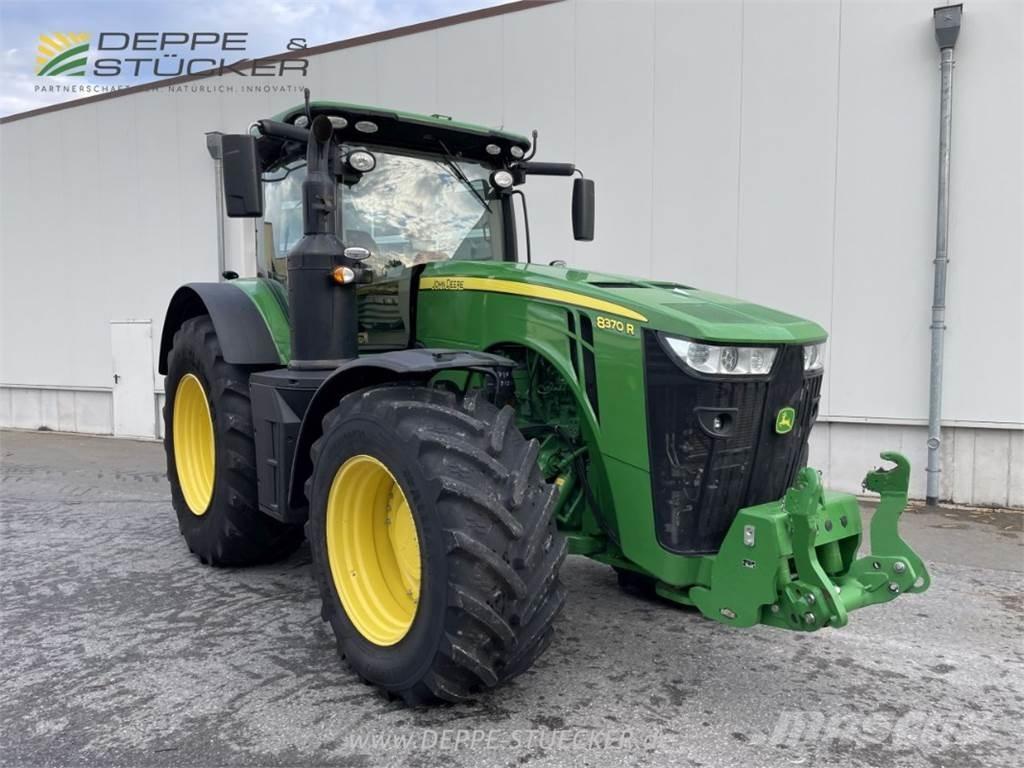 John Deere 8370R Traktory