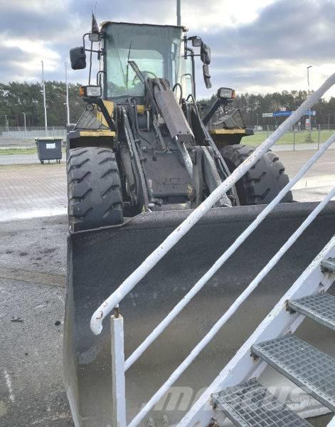 Komatsu WA 200 PT-5 Kolové nakladače