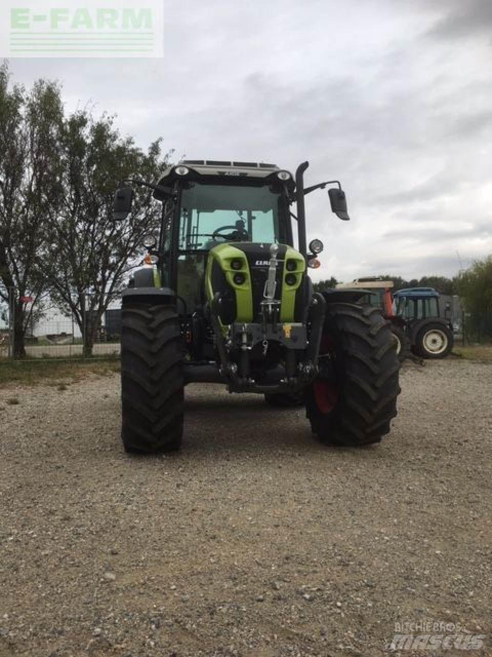 CLAAS axos 240 Traktory