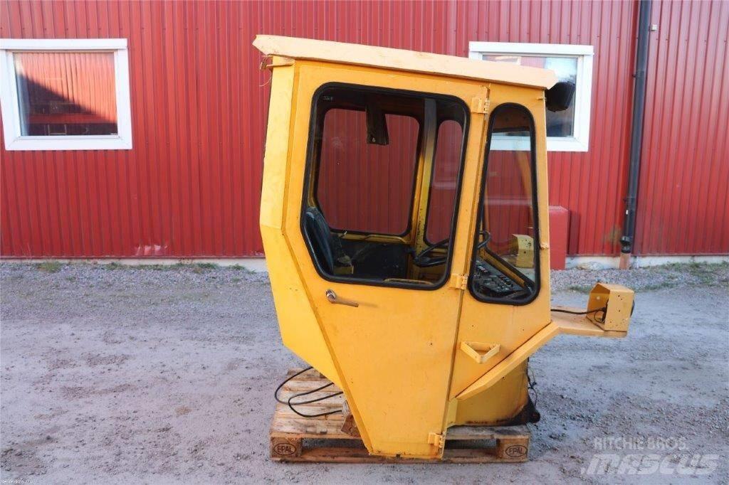 Lundberg 341 Kabiny a interiér