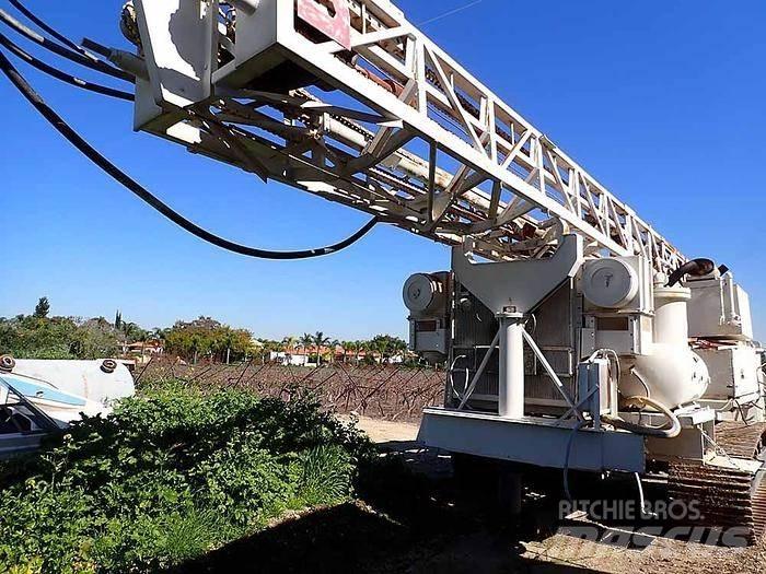 DrilTech D40 Povrchové vrtací stroje