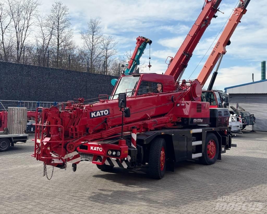 Kato CR-130Rf Univerzální terénní jeřáby