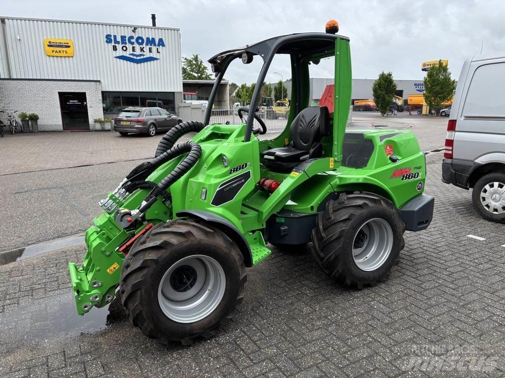 Avant 860i TDL + Kolové nakladače