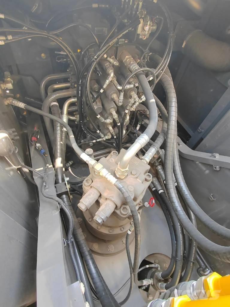 Sumitomo SH210 Pásová rýpadla