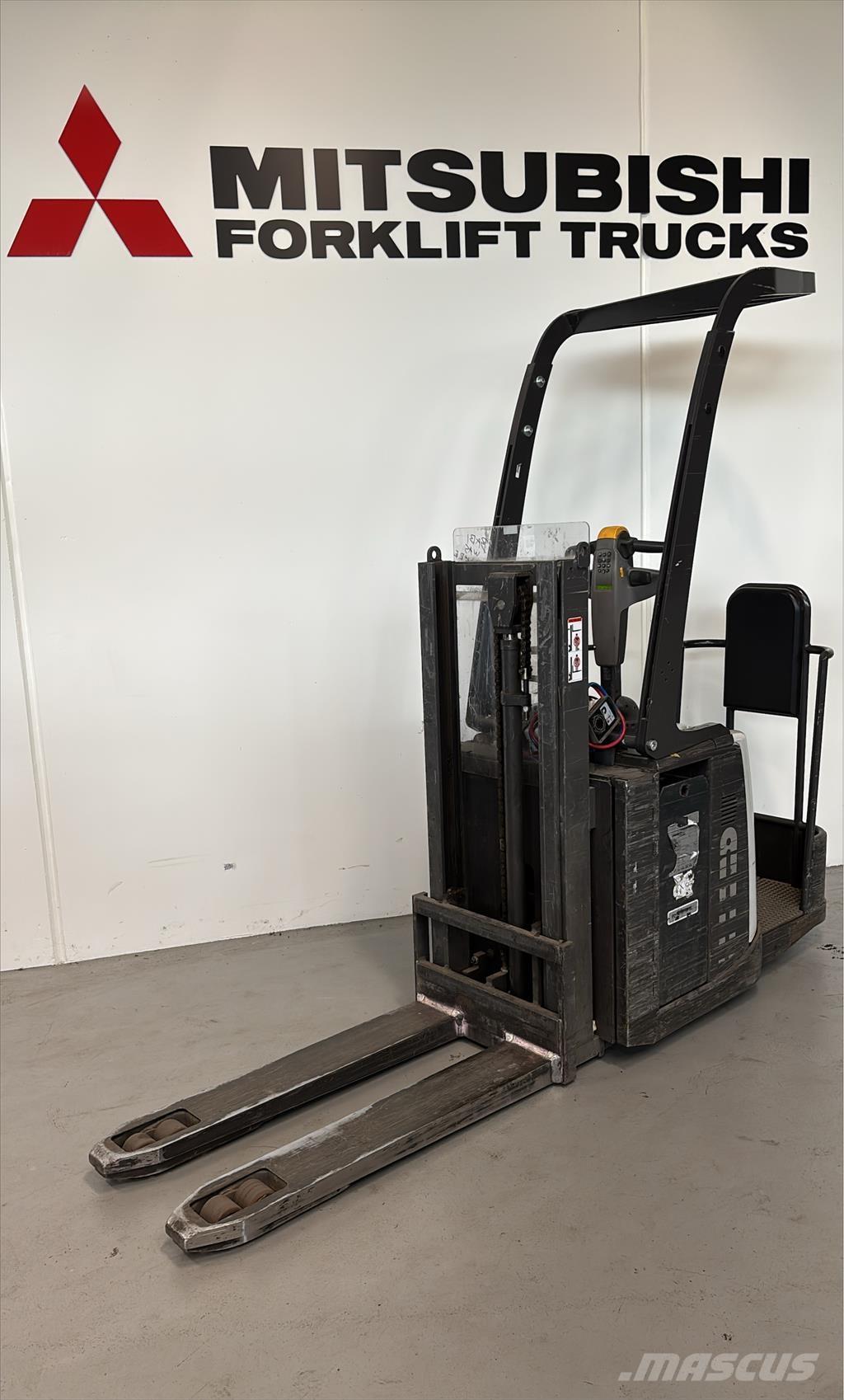 Atlet PDP200 Vozíky s plošinou pro náklad