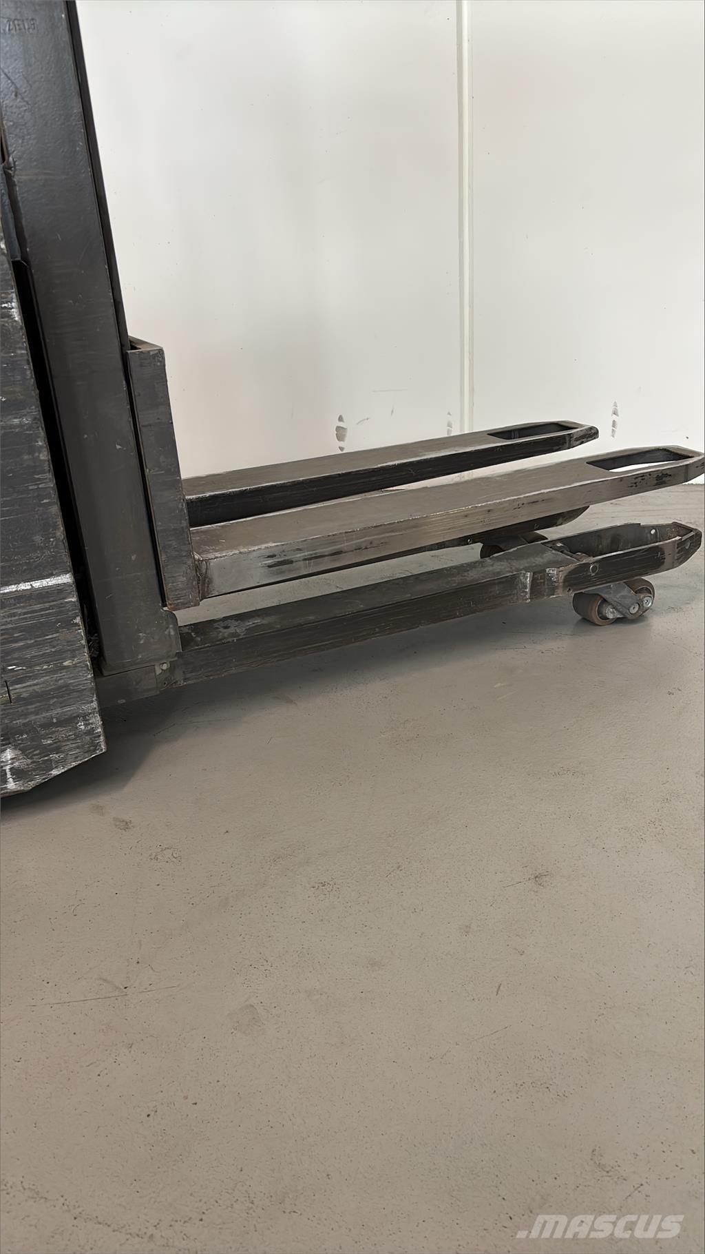 Atlet PDP200 Vozíky s plošinou pro náklad