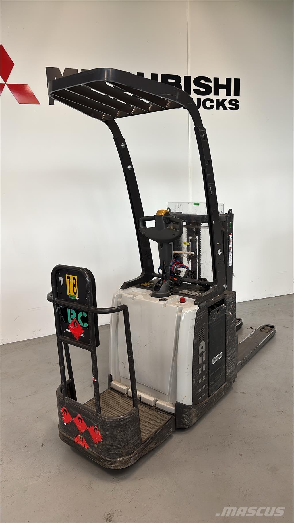 Atlet PDP200 Vozíky s plošinou pro náklad