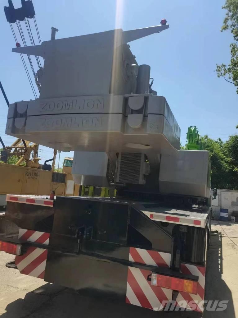Zoomlion ZVT800 Univerzální terénní jeřáby