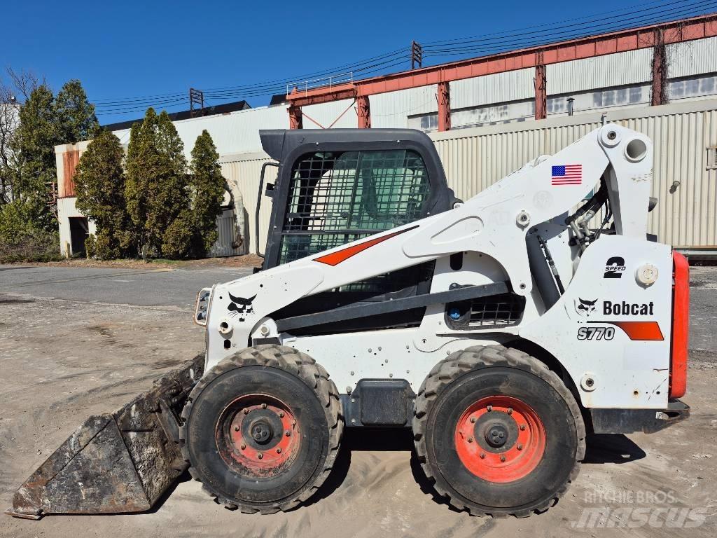 Bobcat S 770 Smykem řízené nakladače