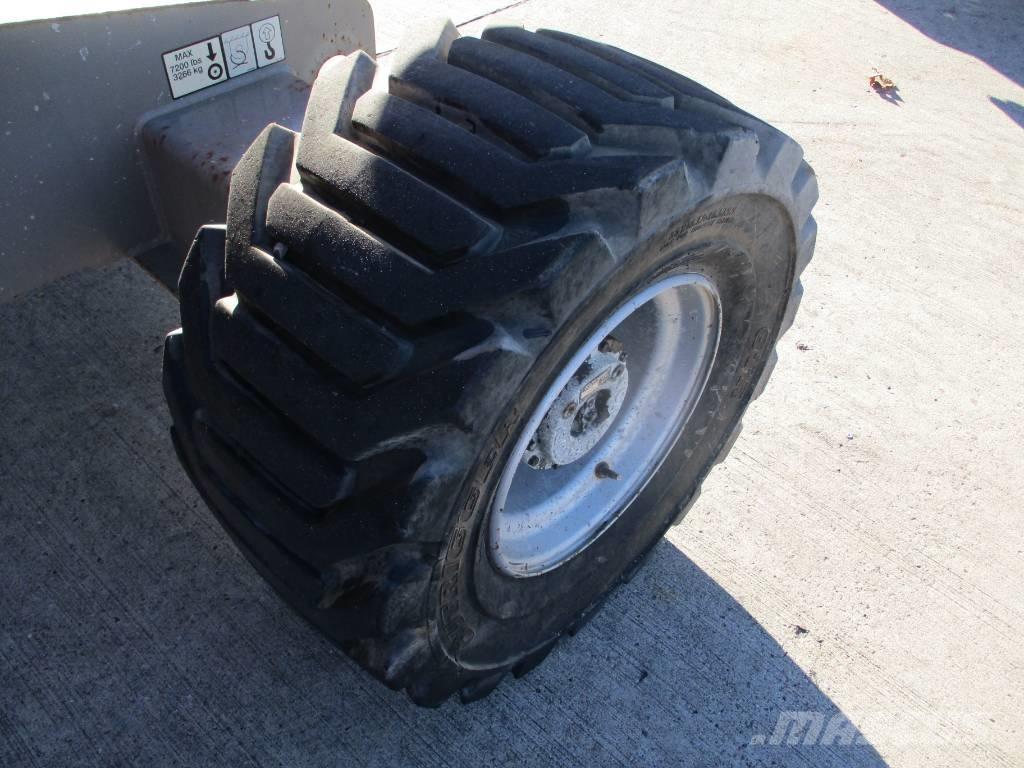 JLG 450 AJ (351) Kompaktní samohybné kloubové plošiny