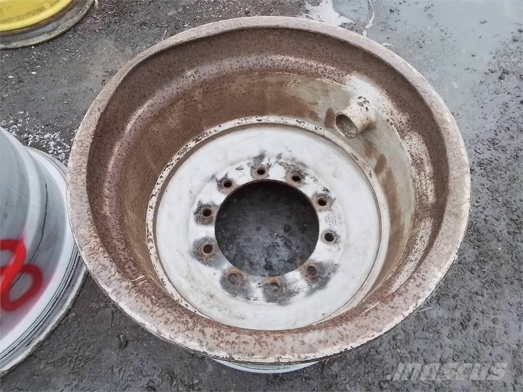 Valmet 890 20x26,5 Pneumatiky, kola a ráfky